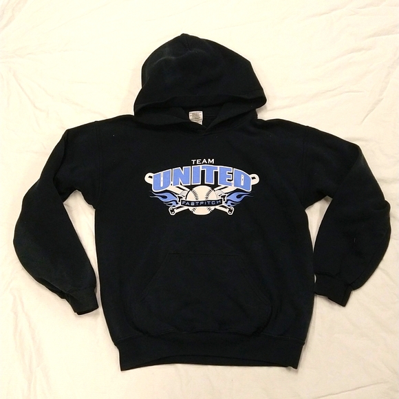 Gildan Tops - 🚨FREE IN BUNDLE PURCHASE 🚨 team united fast pitch sweatshirt